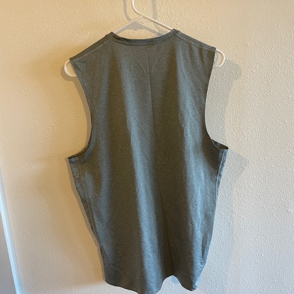 Nike Dri-Fit tank top - Picture 3 of 3